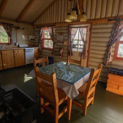 Chalet Atihkw Interieur Atihkw Cabin Inside 2